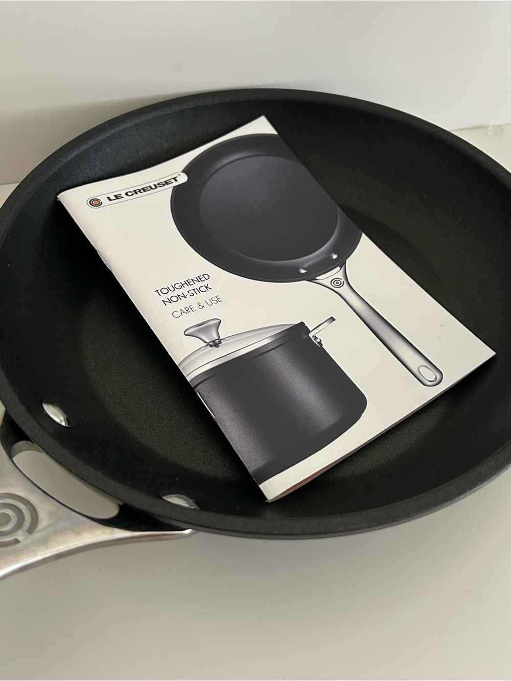 Le Creuset Frying Pan - Picture 2 of 4